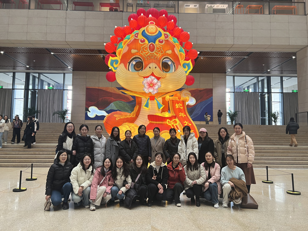 感悟工匠精神，綻放巾幗芳華——農墾中心開展慶“三八”主題活動