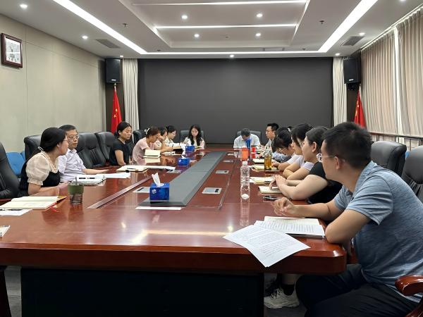 向身邊“四好”黨員學習  爭當改革發(fā)展排頭兵 ——農墾中心第一黨支部組織“四好”黨員榜樣宣講活動