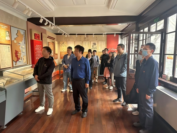 追尋紅色足跡  感悟革命精神——農墾中心第一黨支部與中國農村雜志社新媒體支部聯(lián)合舉辦主題黨日活動