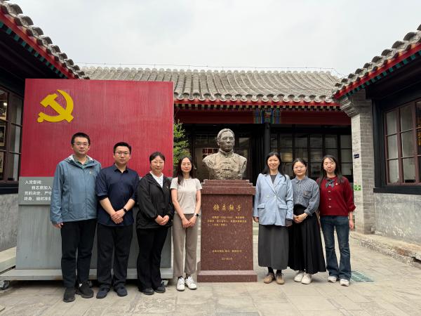 遵守“鐵規(guī)矩”，做好“學查改”——農墾中心第一青年理論學習小組開展深入貫徹中央八項規(guī)定精神專題學習